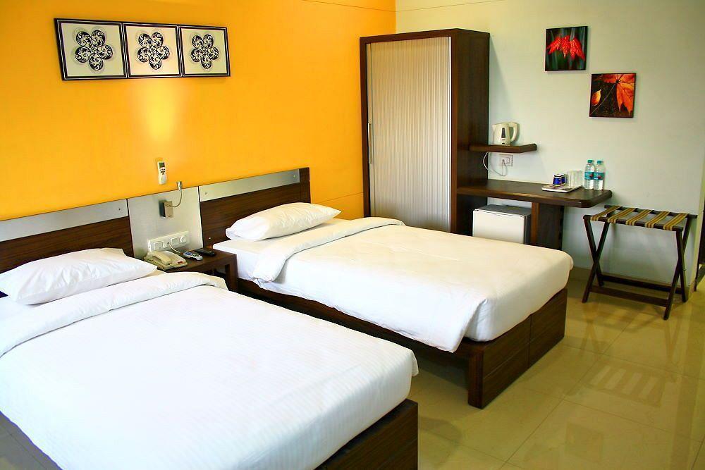 Hotel Manesar คูร์เคาน์ ภายนอก รูปภาพ