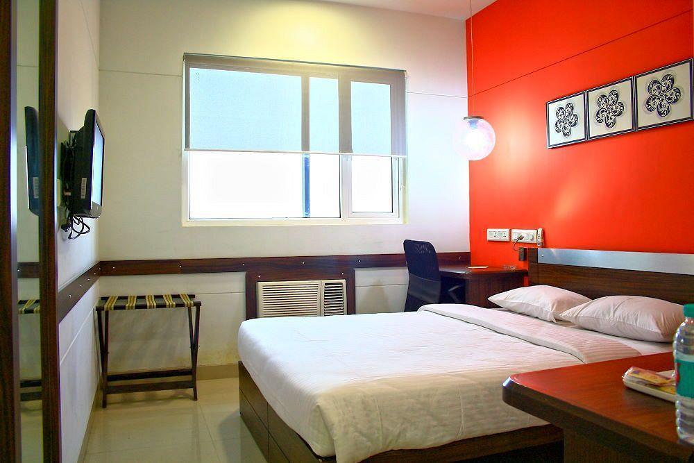 Hotel Manesar คูร์เคาน์ ภายนอก รูปภาพ